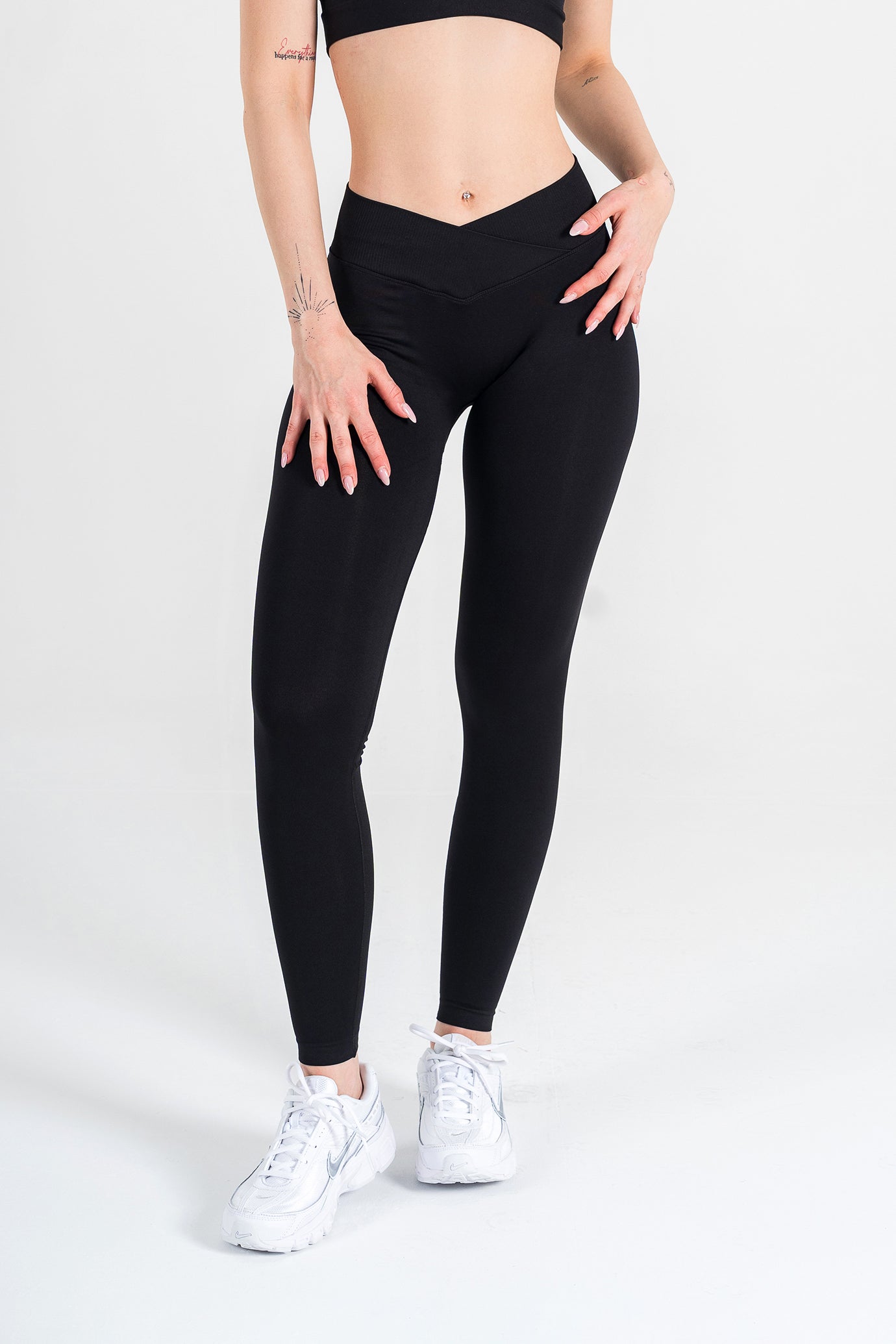 AURA TAYT | BLACK