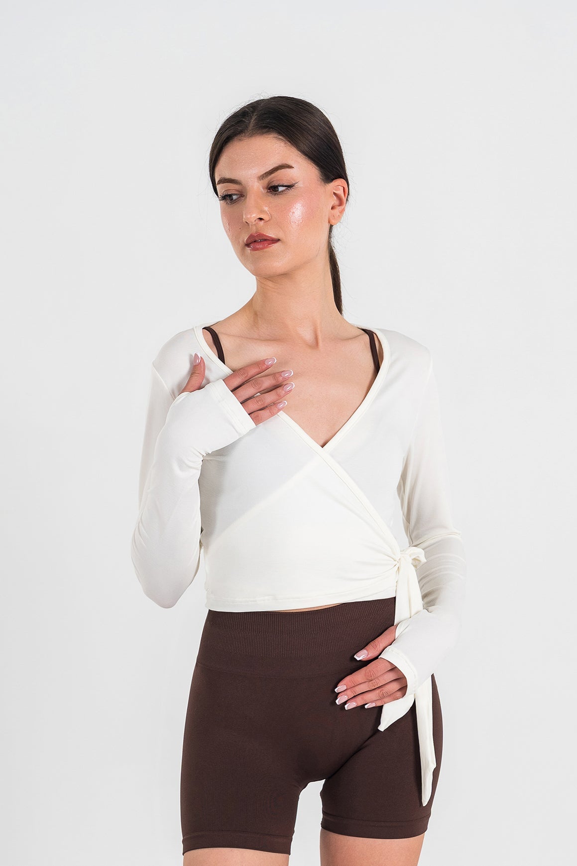 ESSENTIALS BOLERO | EKRU Spor ve Günlük Kombin - LUNISY